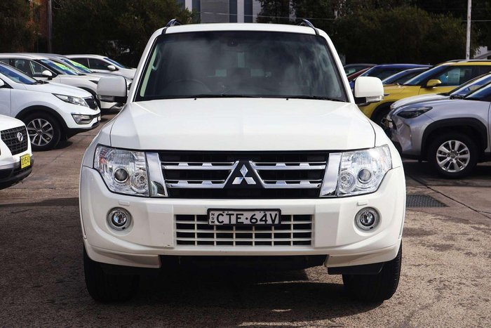 2014 Mitsubishi Pajero VR-X