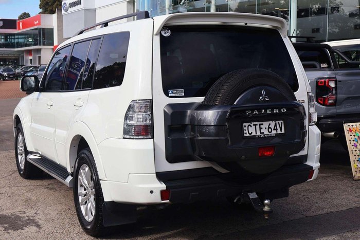 2014 Mitsubishi Pajero VR-X