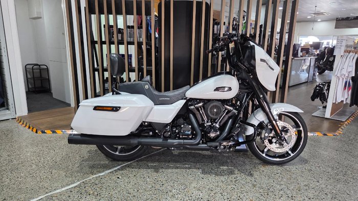 2024 Harley-Davidson FLHX STREET GLIDE (117) WHITE