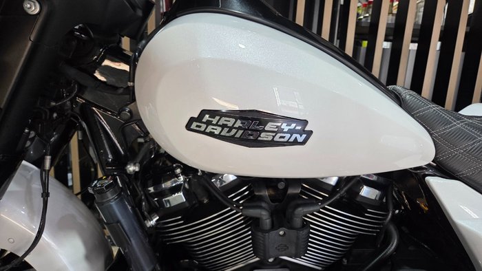 2024 Harley-Davidson FLHX STREET GLIDE (117) WHITE