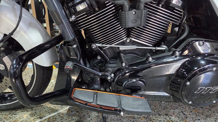 2024 Harley-Davidson FLHX STREET GLIDE (117) WHITE