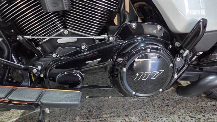 2024 Harley-Davidson FLHX STREET GLIDE (117) WHITE