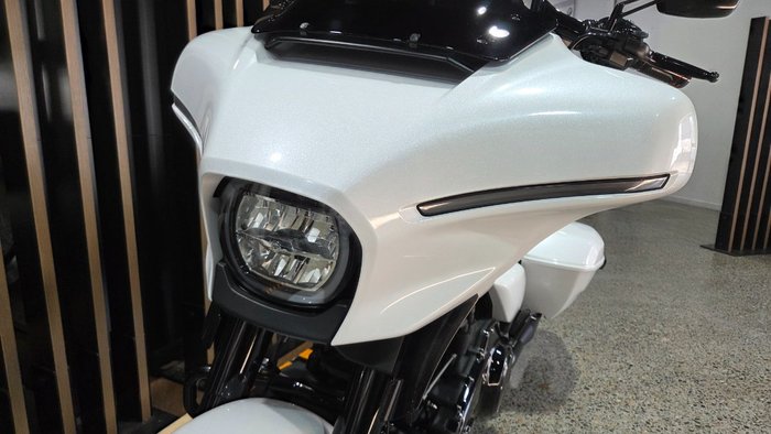 2024 Harley-Davidson FLHX STREET GLIDE (117) WHITE