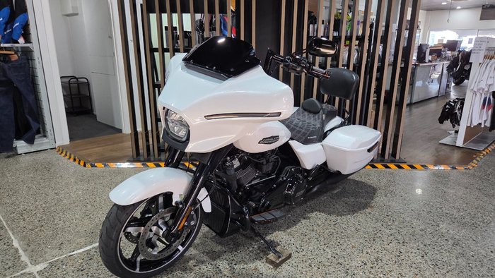 2024 Harley-Davidson FLHX STREET GLIDE (117) WHITE