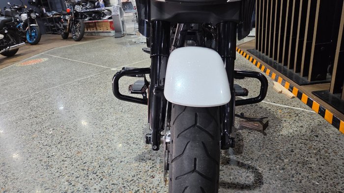 2024 Harley-Davidson FLHX STREET GLIDE (117) WHITE