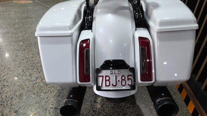 2024 Harley-Davidson FLHX STREET GLIDE (117) WHITE