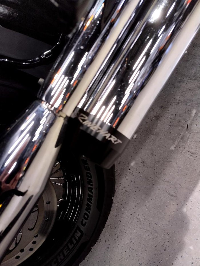2018 Harley-Davidson Heritage Classic 107 (FLHC) Softail Silver