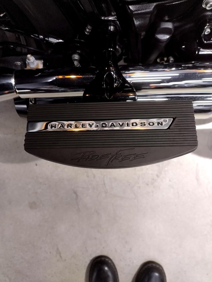 2018 Harley-Davidson Heritage Classic 107 (FLHC) Softail Silver