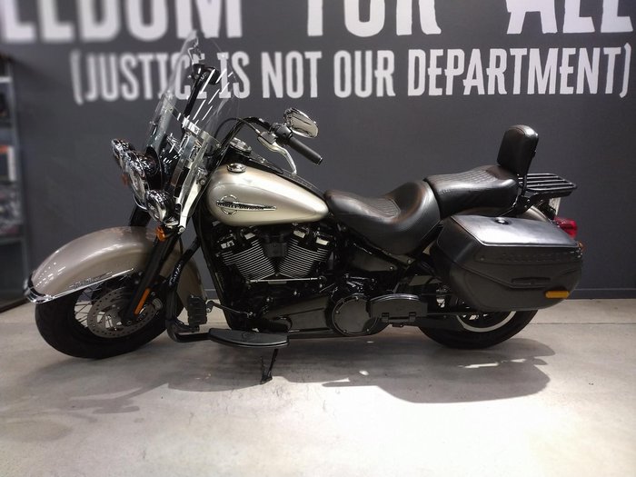 2018 Harley-Davidson Heritage Classic 107 (FLHC)