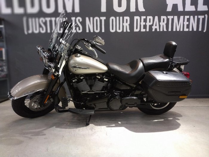 2018 Harley-Davidson Heritage Classic 107 (FLHC)