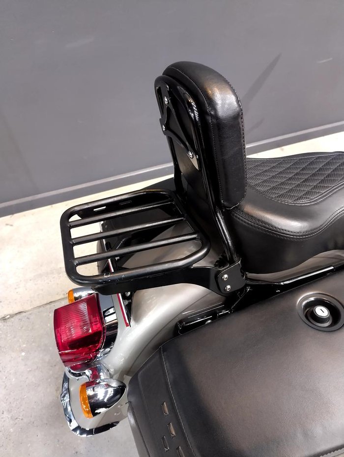 2018 Harley-Davidson Heritage Classic 107 (FLHC) Softail Silver
