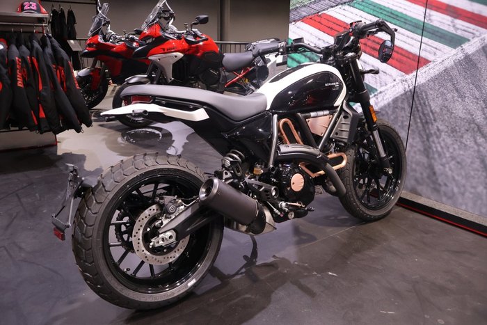 2025 Ducati SCRAMBLER RIZOMA ANNIV