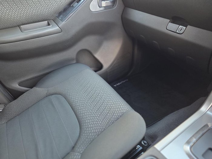 2012 Nissan Navara ST-X 550