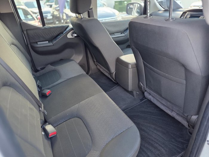 2012 Nissan Navara ST-X 550