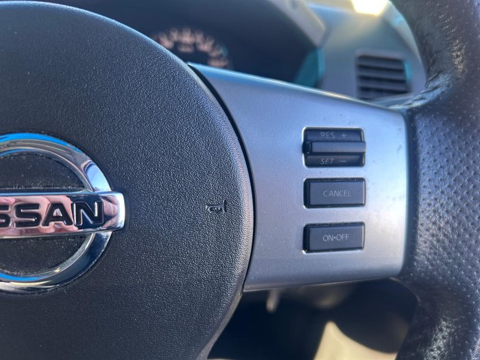 2012 Nissan Navara ST-X 550