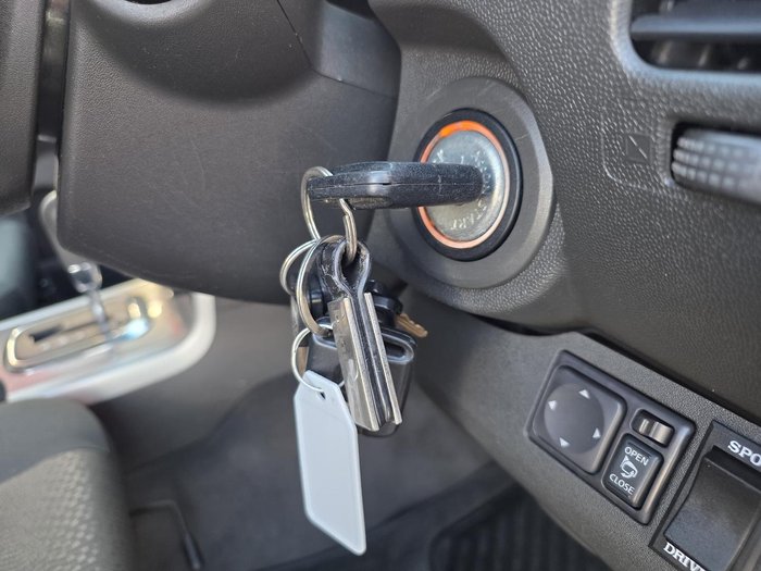 2012 Nissan Navara ST-X 550
