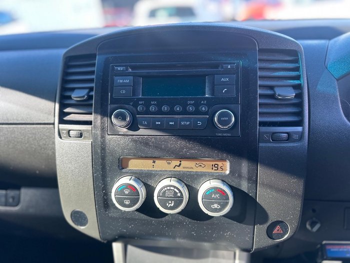 2012 Nissan Navara ST-X 550