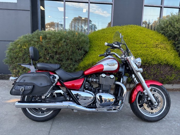 Triumph THUNDERBIRD COMMANDER