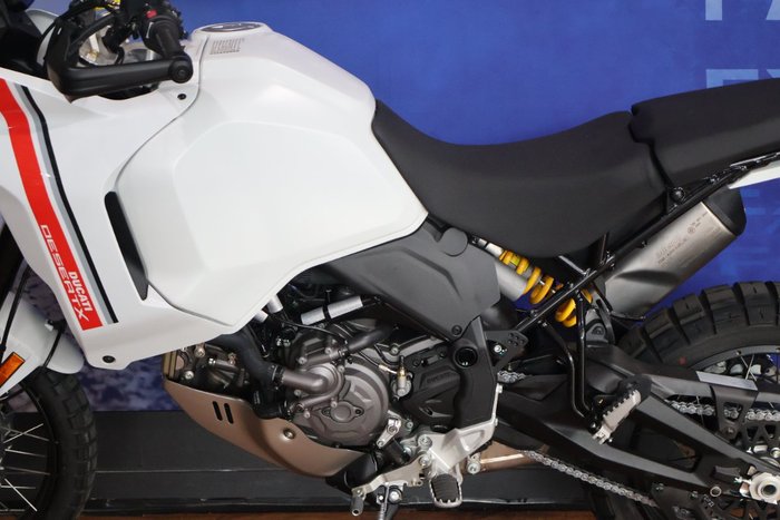 2025 Ducati DESERTX MATT STAR