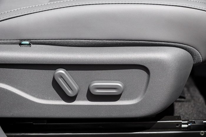 2026 Leapmotor B10 Design LR