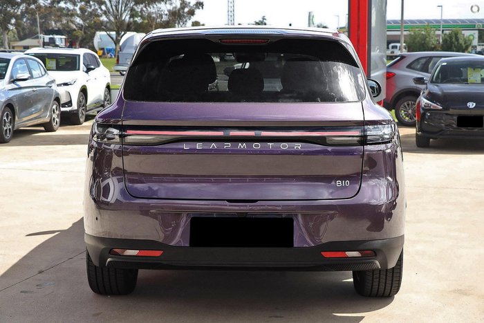 2026 Leapmotor B10 Design LR