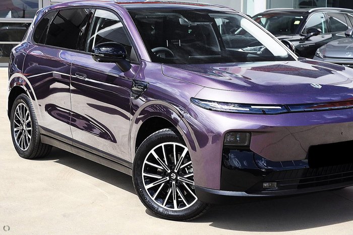 2026 Leapmotor B10 Design LR