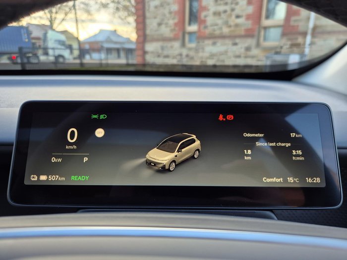 2026 Leapmotor B10 Design LR