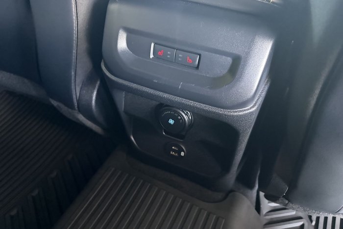 2023 Ford Everest Platinum