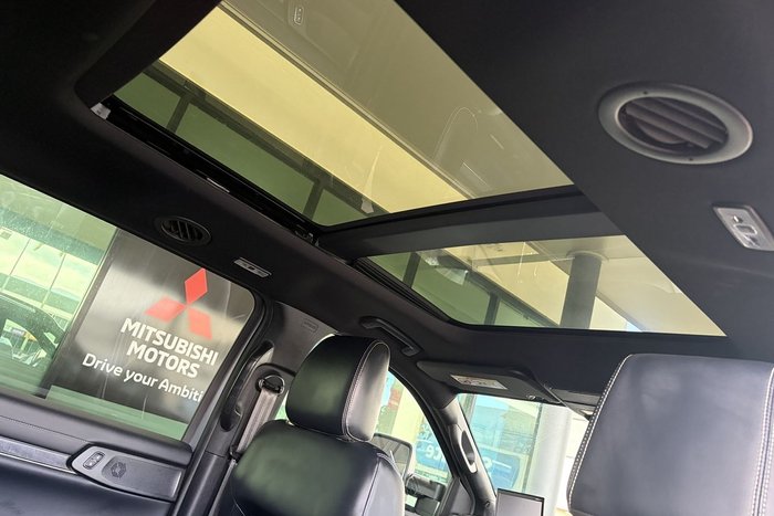 2023 Ford Everest Platinum