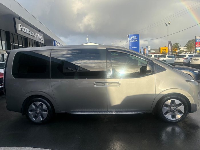 2022 Hyundai STARIA