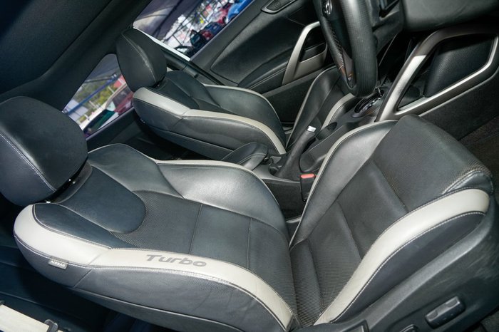 2017 Hyundai Veloster SR Turbo