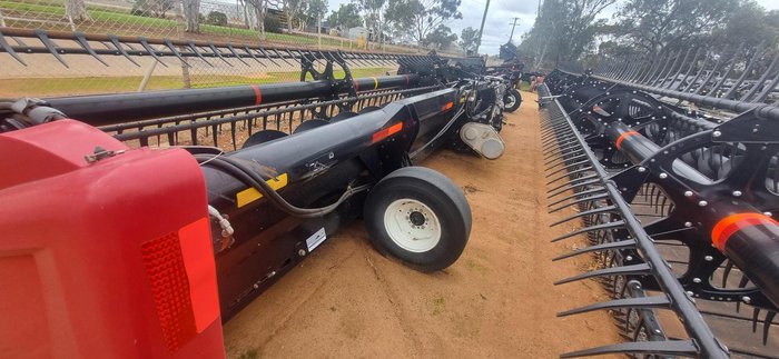 2017 MacDon D65