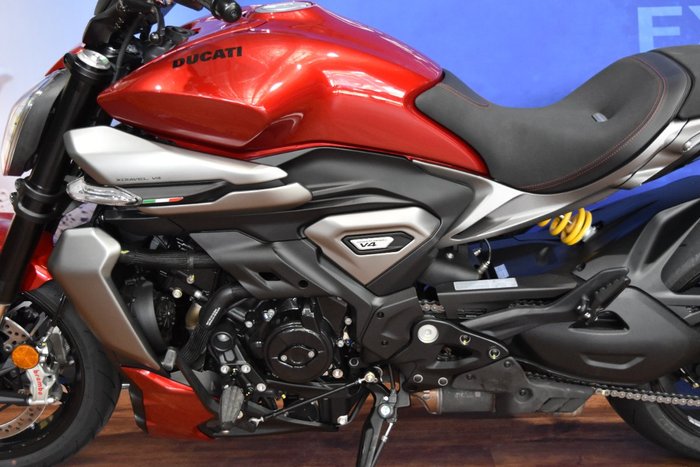 2026 Ducati 2026 Ducati 1200CC XDIAVEL V4 CRUISER Red