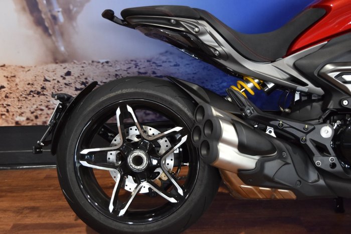 2026 Ducati 2026 Ducati 1200CC XDIAVEL V4 CRUISER Red