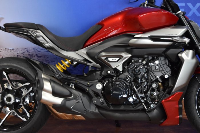 2026 Ducati 2026 Ducati 1200CC XDIAVEL V4 CRUISER Red