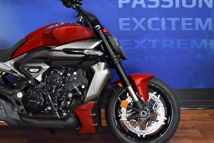 2026 Ducati 2026 Ducati 1200CC XDIAVEL V4 CRUISER Red