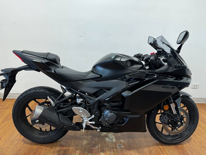 2025 Yamaha YZF-R3 Black