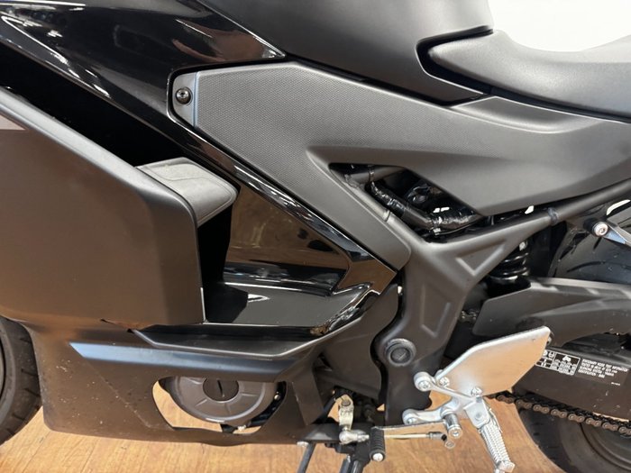 2025 Yamaha YZF-R3 Black