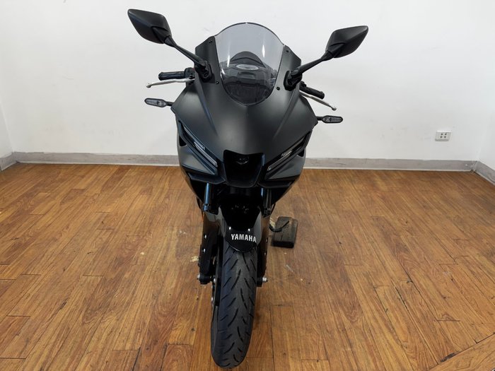 2025 Yamaha YZF-R3 Black