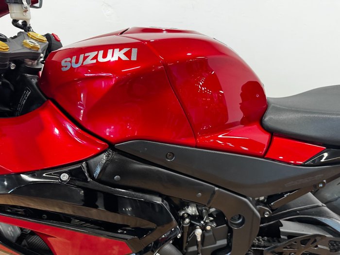 2025 Suzuki GSX-R1000A RED