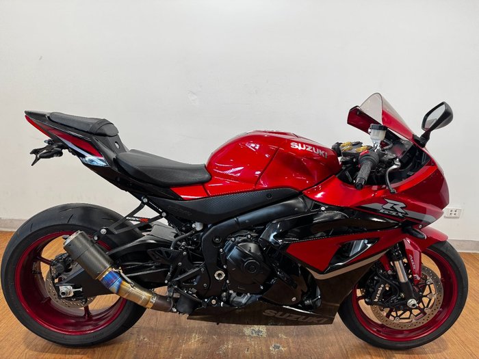 2025 Suzuki GSX-R1000A RED