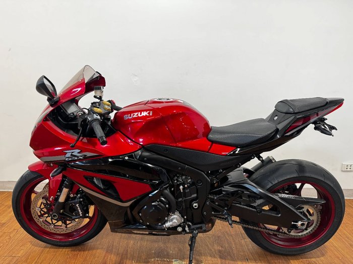 2025 Suzuki GSX-R1000A RED