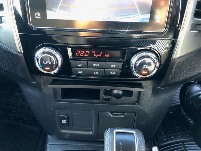 2019 Mitsubishi Pajero GLX