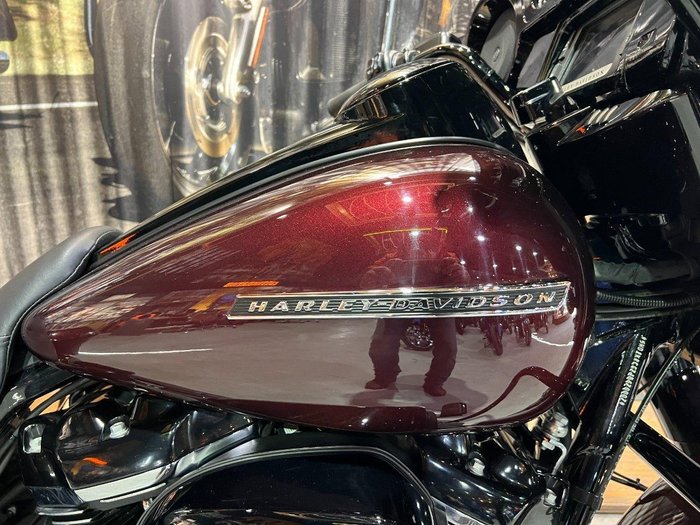 2018 Harley-Davidson Street Glide Special 107 (FLHXS)