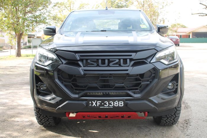 2025 Isuzu D-MAX BLADE