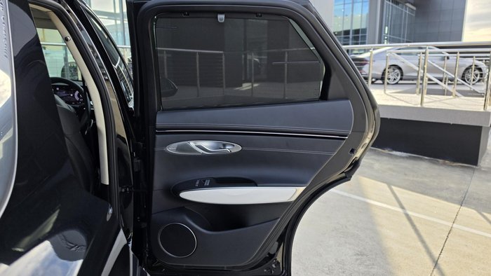 2025 Genesis GV70 2.5T SIGNATURE