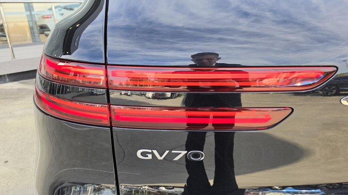 2025 Genesis GV70 2.5T SIGNATURE