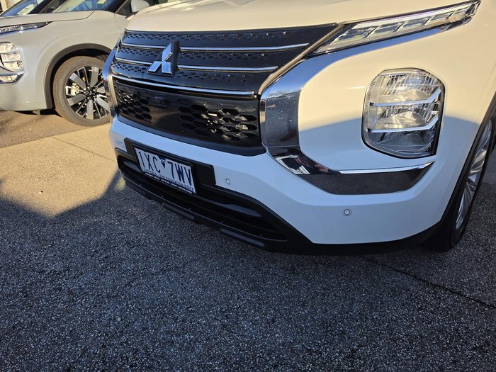 2023 Mitsubishi Outlander ES