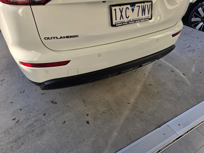 2023 Mitsubishi Outlander ES