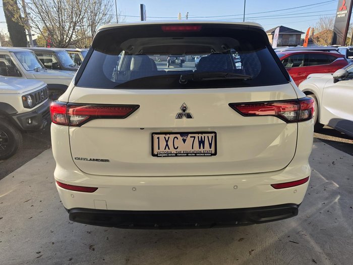 2023 Mitsubishi Outlander ES